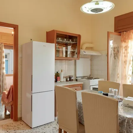 Holiday home Lili Ermoupoli